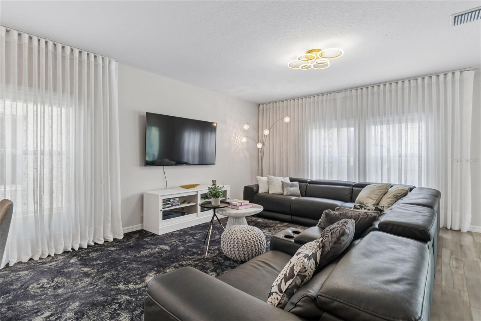 Image 11 of 90 For 4023 Gardenia Avenue