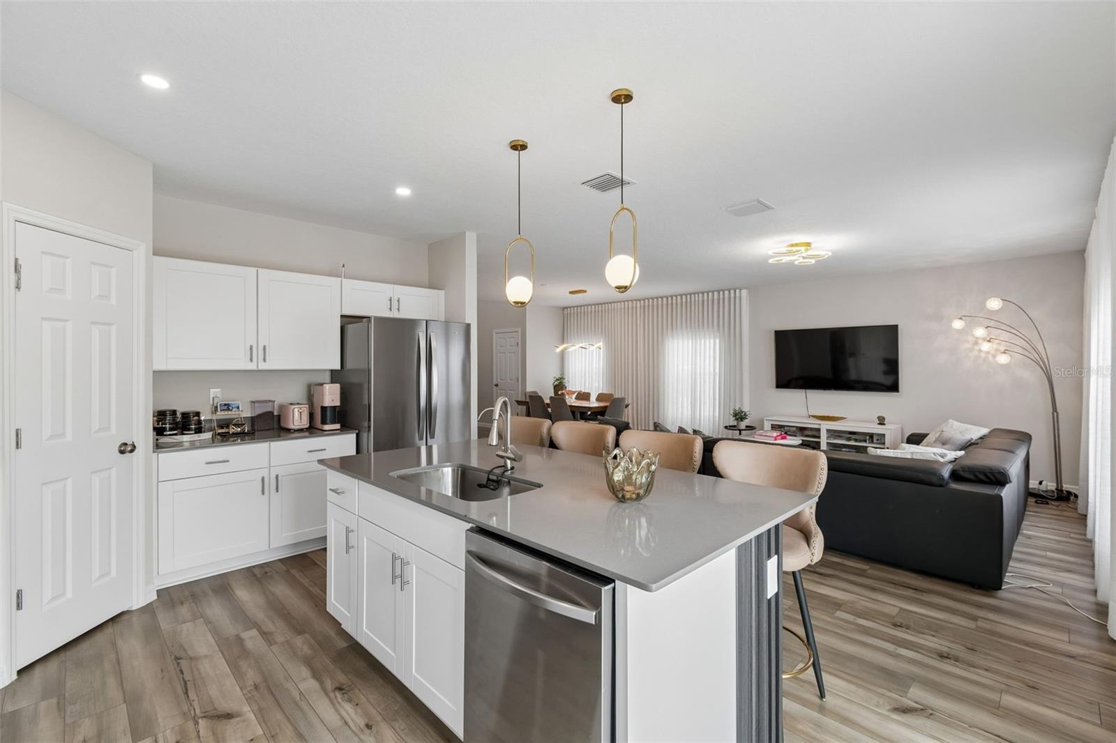 Image 22 of 90 For 4023 Gardenia Avenue