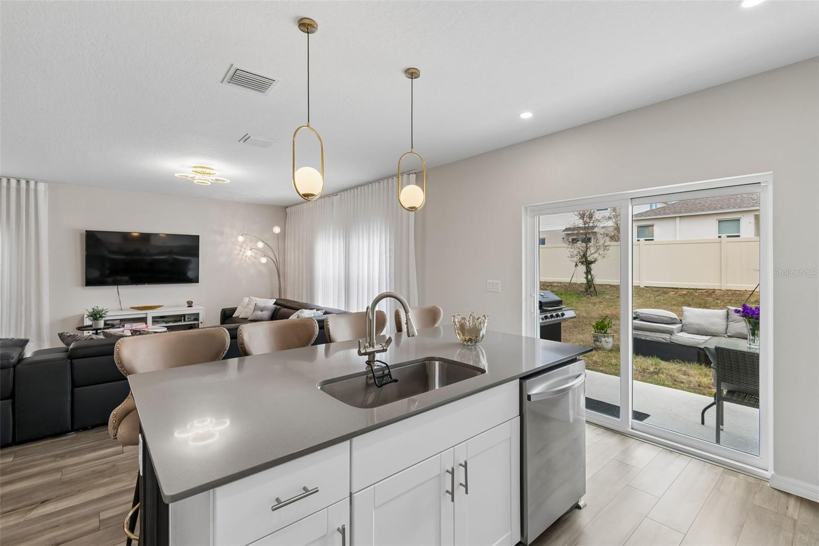 Image 24 of 90 For 4023 Gardenia Avenue