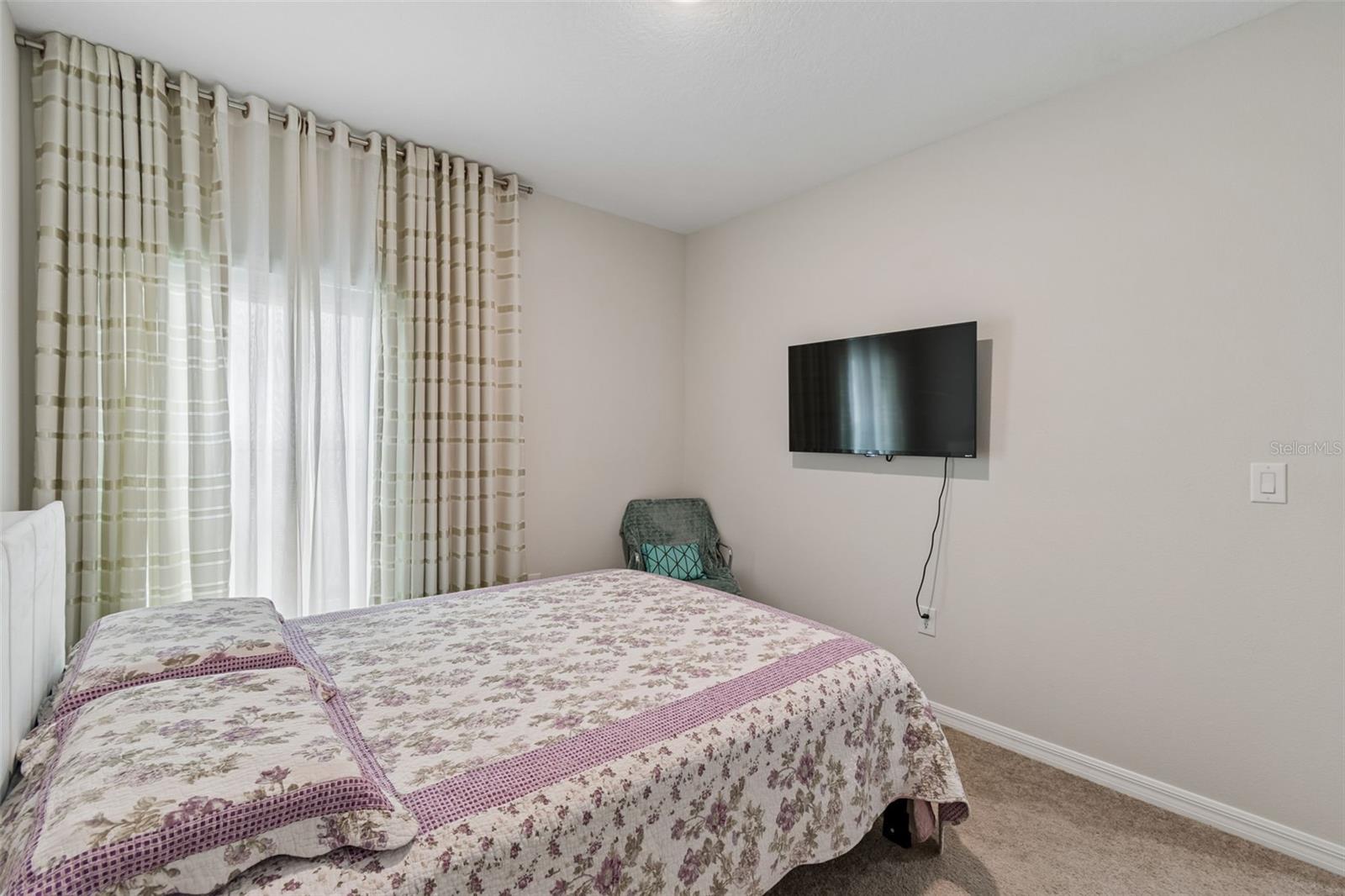 Image 27 of 90 For 4023 Gardenia Avenue