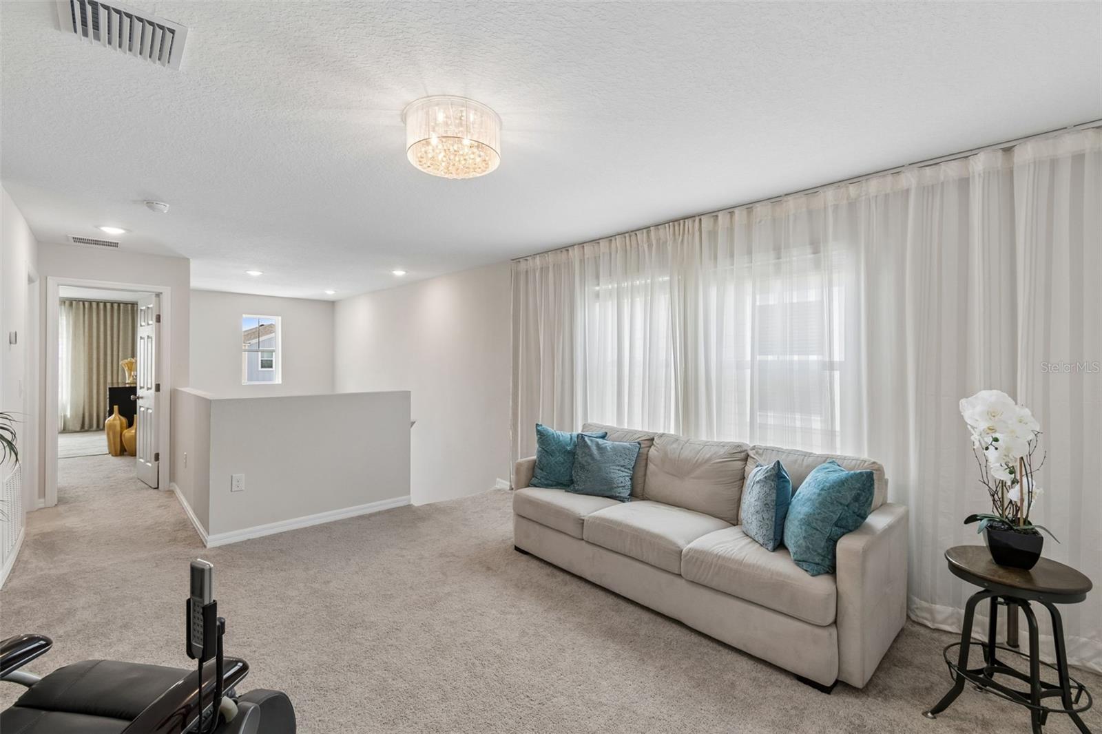 Image 34 of 90 For 4023 Gardenia Avenue