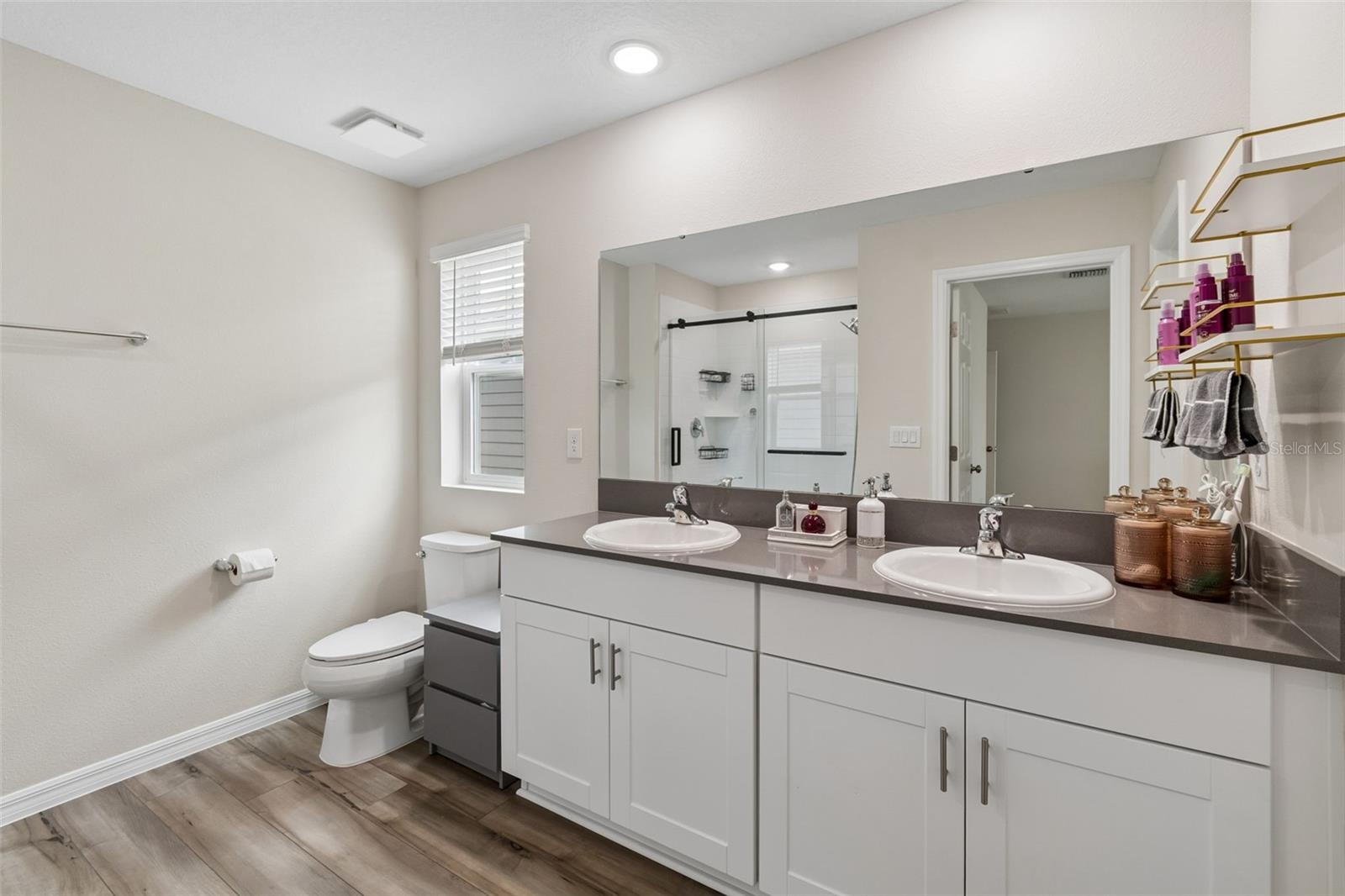 Image 49 of 90 For 4023 Gardenia Avenue