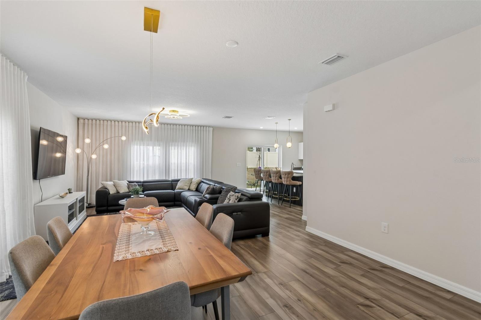 Image 8 of 90 For 4023 Gardenia Avenue