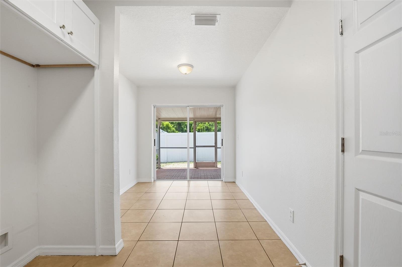 Image 8 of 26 For 13137 Carrollwood Creek Drive