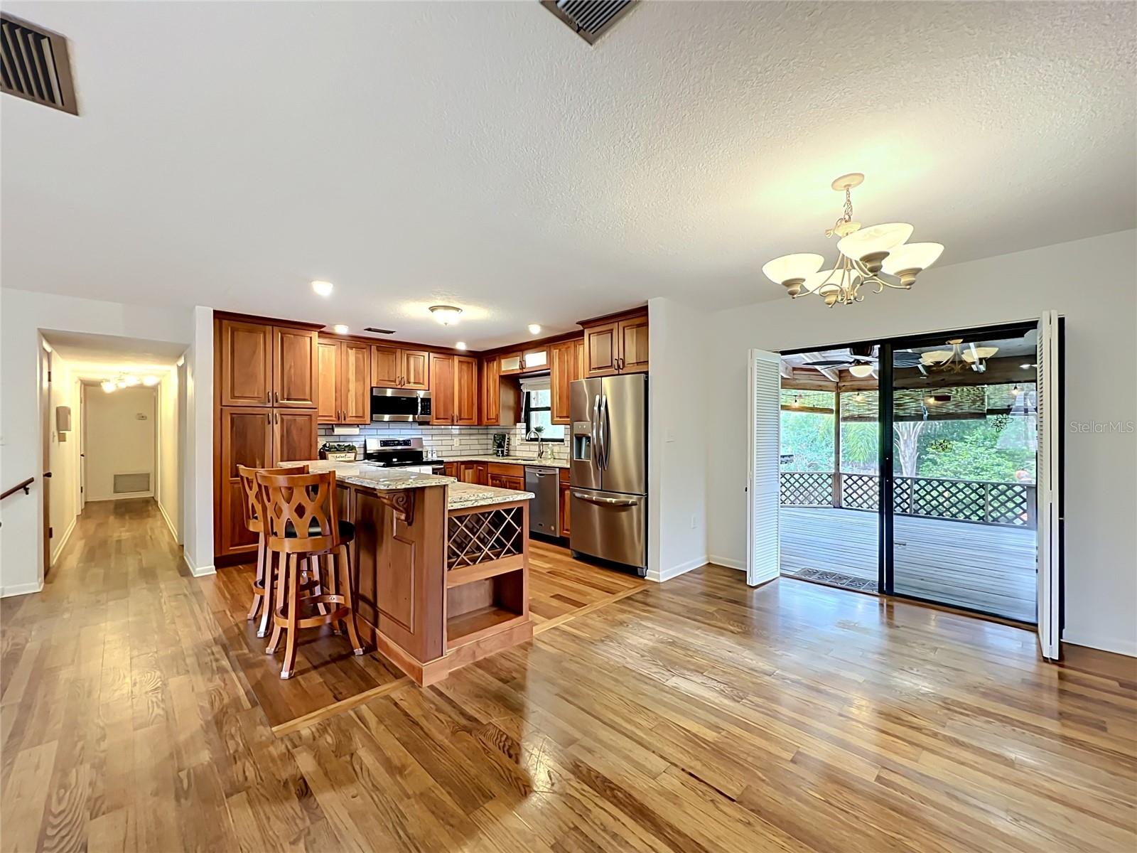 Image 34 of 92 For 1511 Glastonberry Road