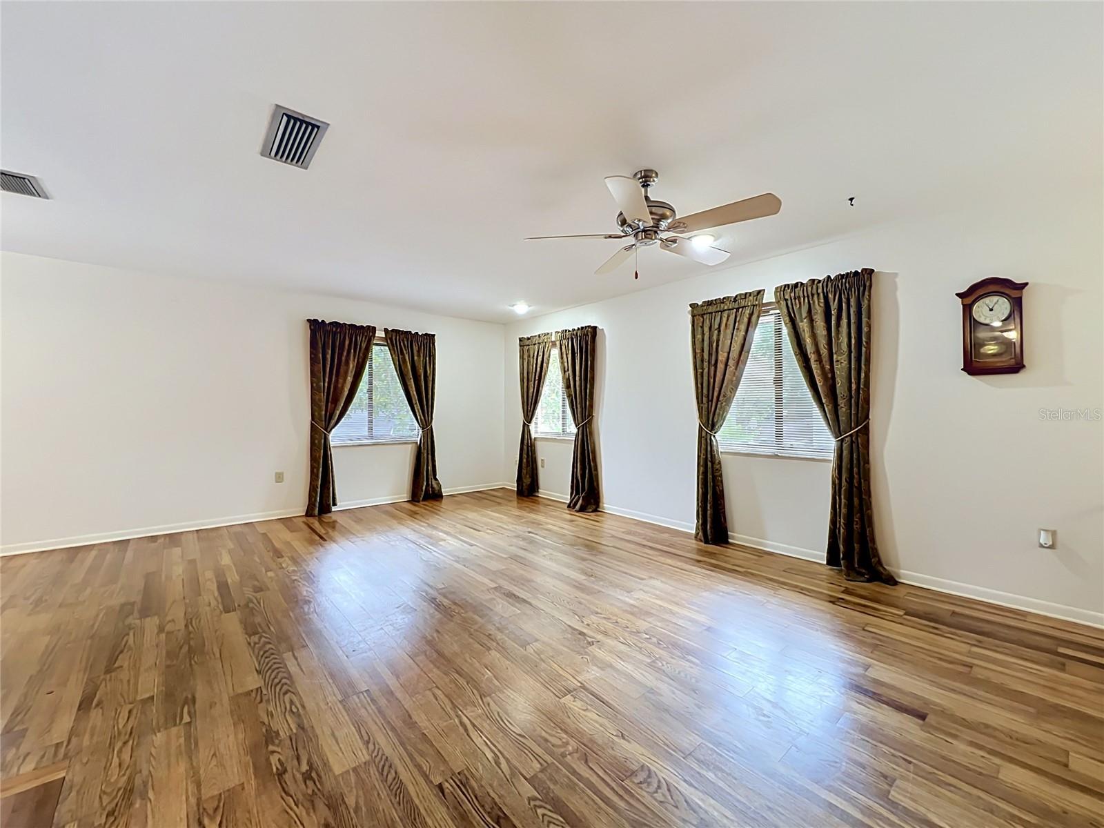 Image 35 of 92 For 1511 Glastonberry Road