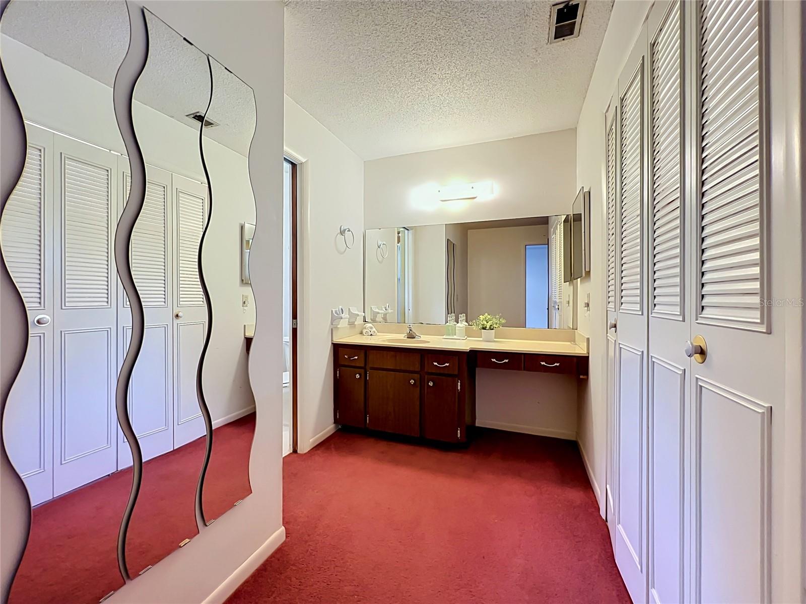 Image 40 of 92 For 1511 Glastonberry Road