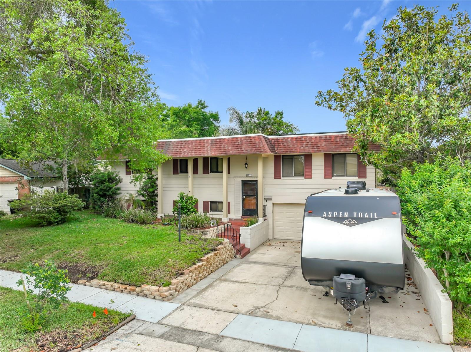 Image 5 of 92 For 1511 Glastonberry Road