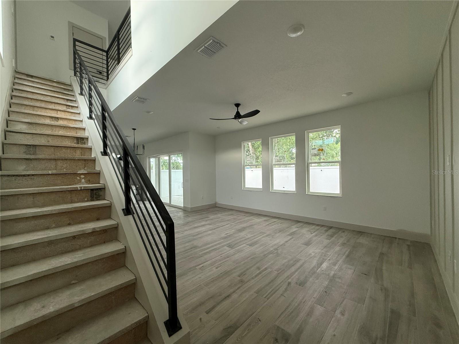 Image 4 of 19 For 724 Ellwood Avenue