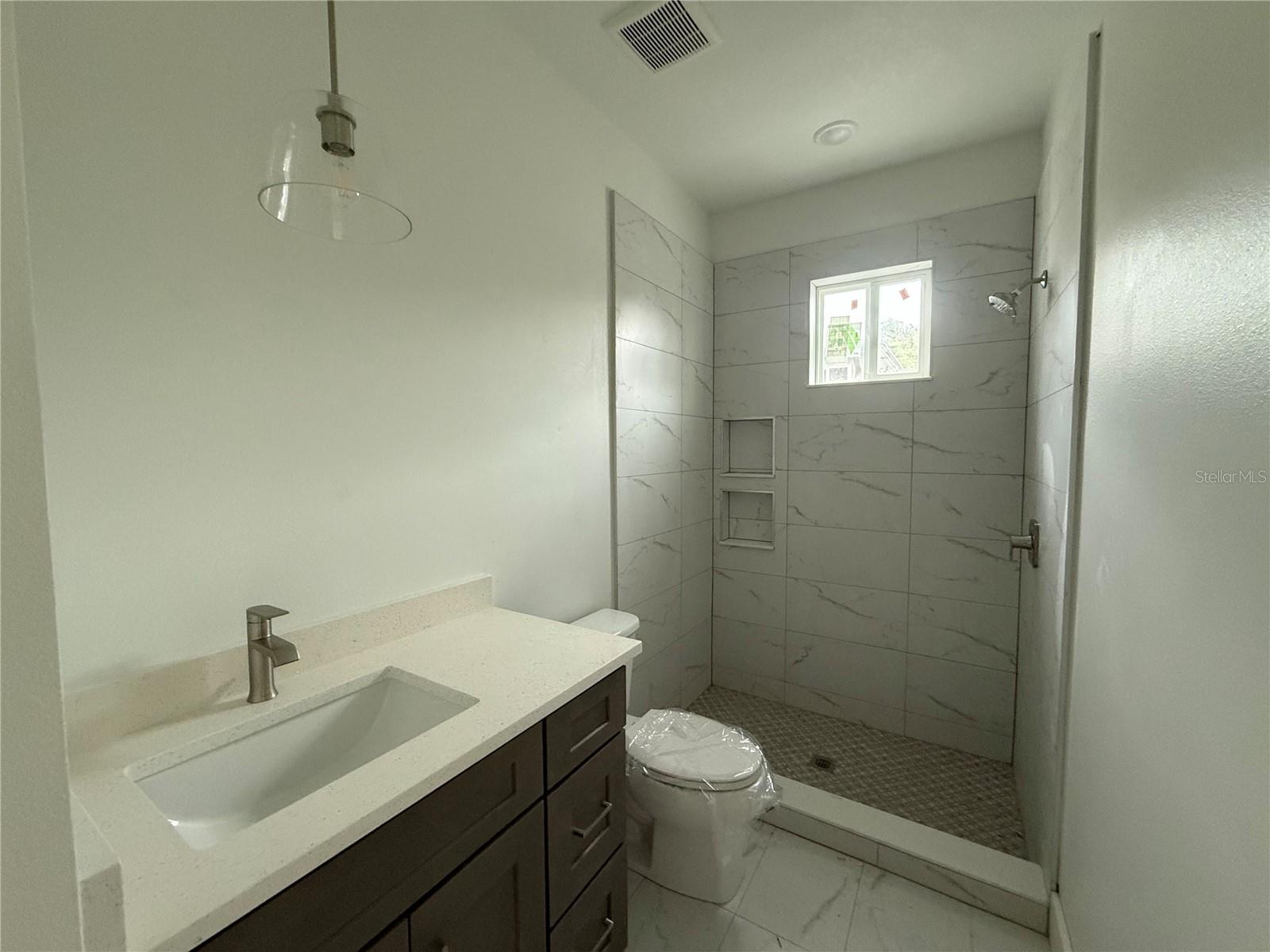 Image 8 of 19 For 724 Ellwood Avenue