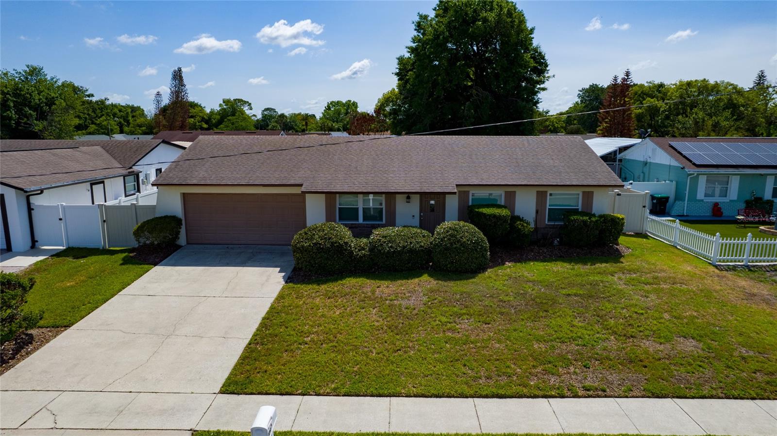 Image 4 of 44 For 129 Coral Bell Court
