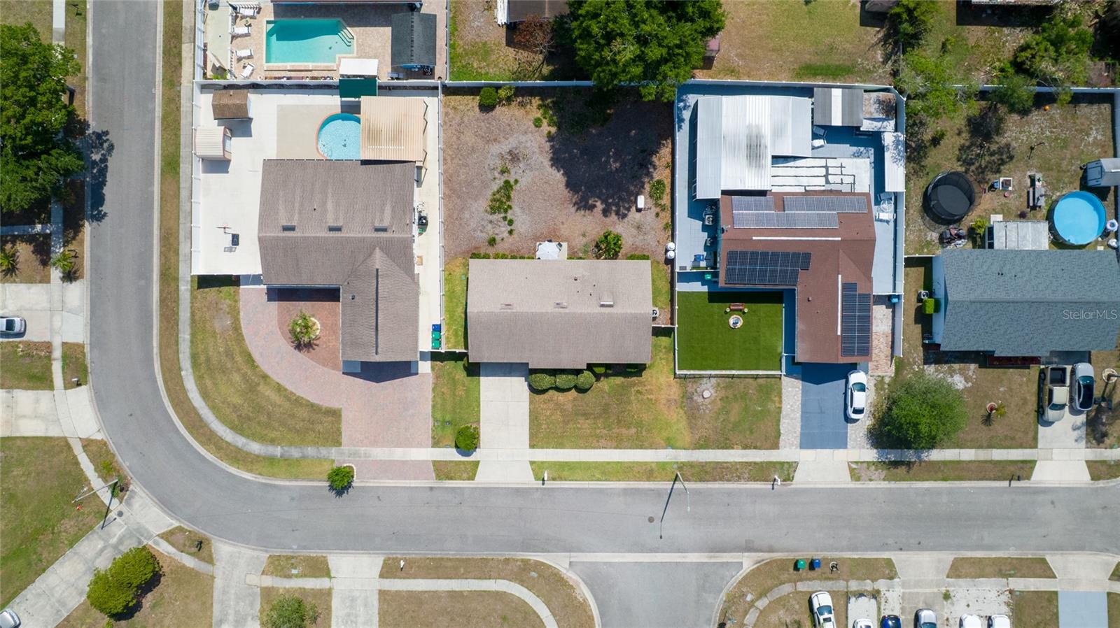 Image 7 of 44 For 129 Coral Bell Court