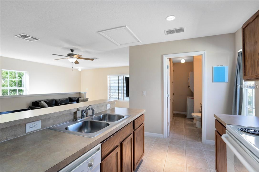 Listing photo id 8 for 2146 Shaw Lane