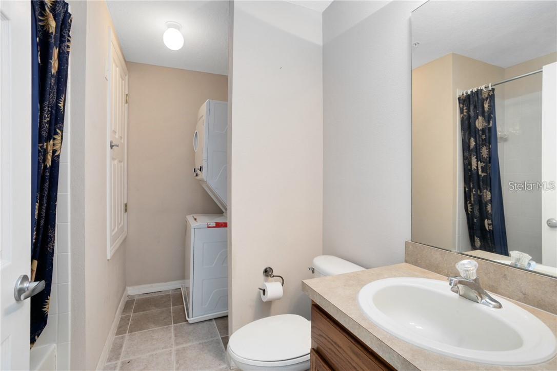Listing photo id 7 for 2146 Shaw Lane