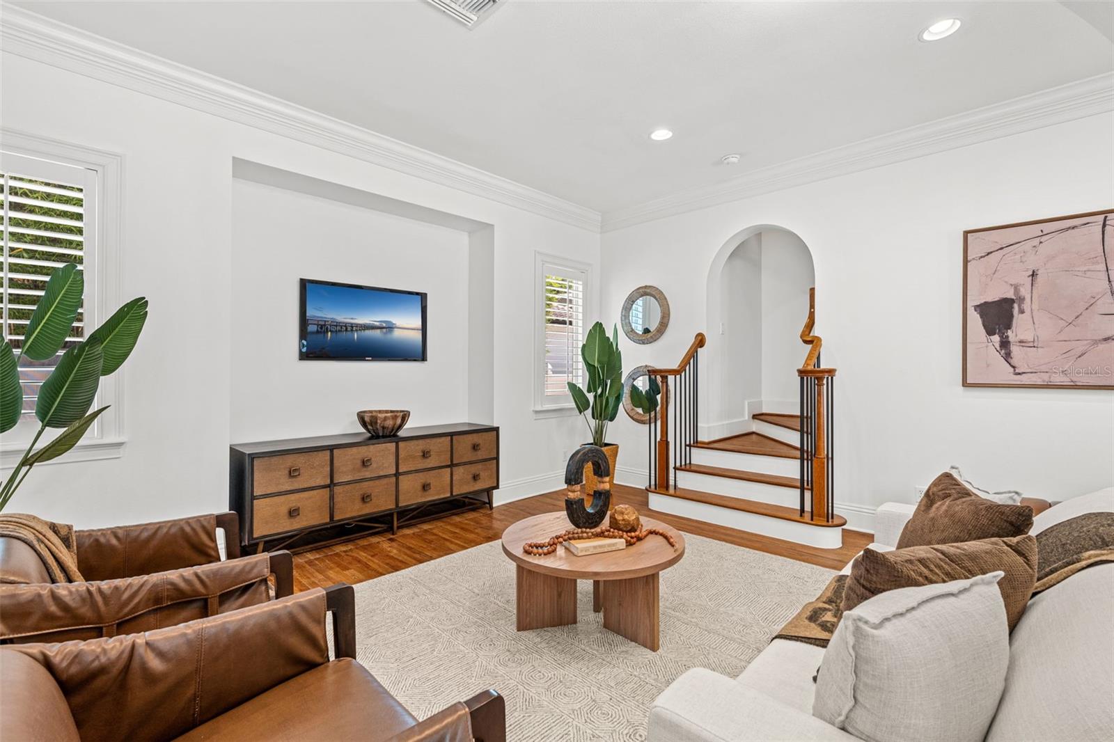 Image 10 of 37 For 1630 Lasbury Avenue