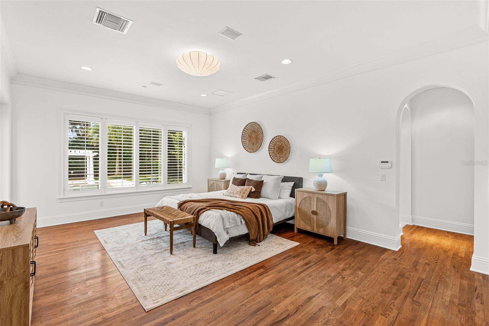Image 18 of 37 For 1630 Lasbury Avenue
