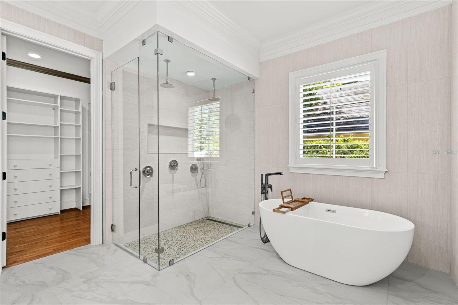 Image 21 of 37 For 1630 Lasbury Avenue