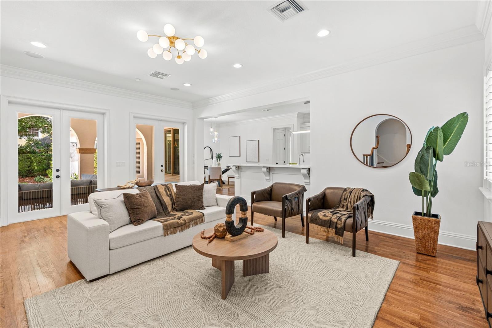 Image 9 of 37 For 1630 Lasbury Avenue