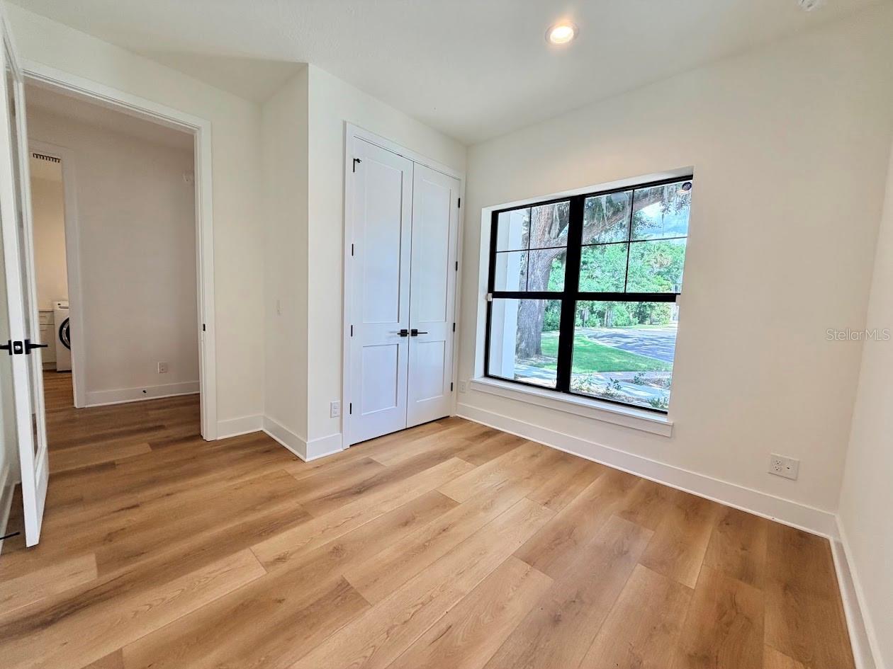 Image 11 of 45 For 709 Garden West Terrace