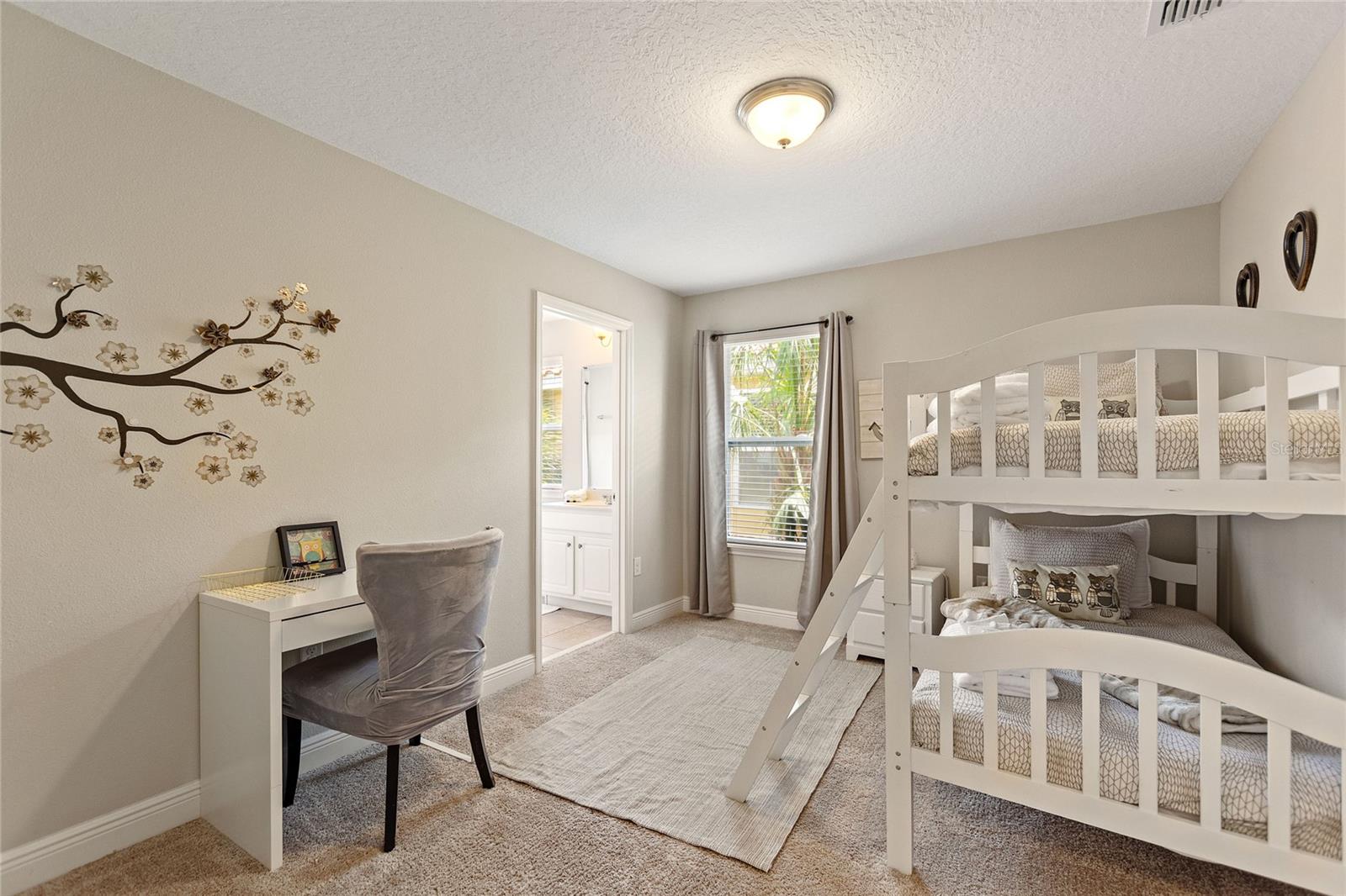 Image 33 of 41 For 5368 Oakbourne Avenue