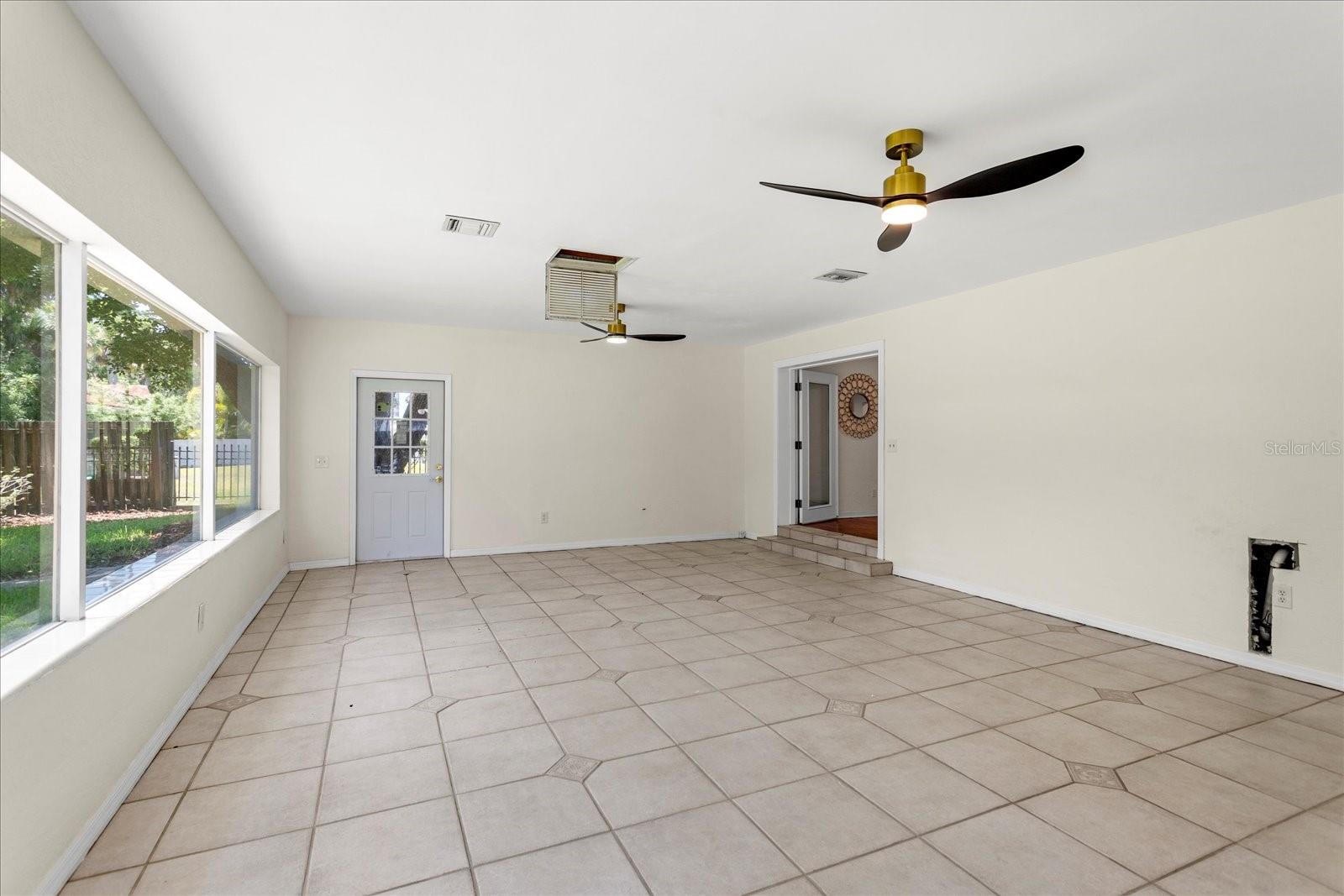 Image 29 of 54 For 105 John Anderson Drive
