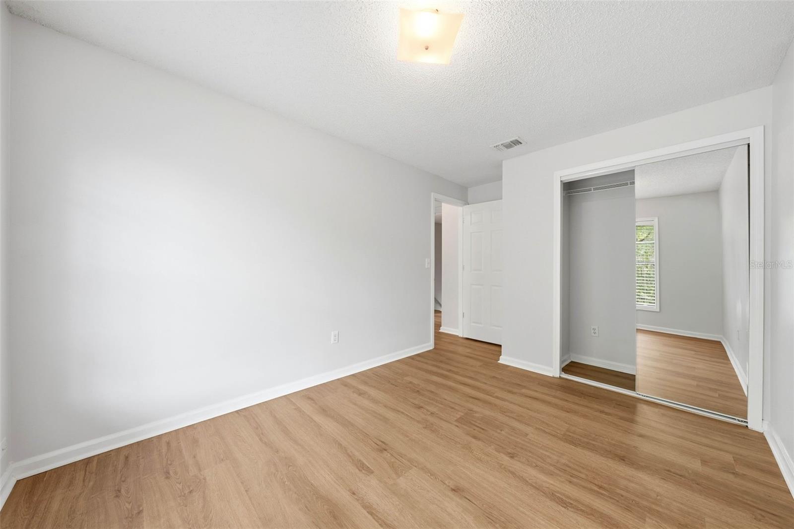 Image 18 of 25 For 7473 Belle River Court 16