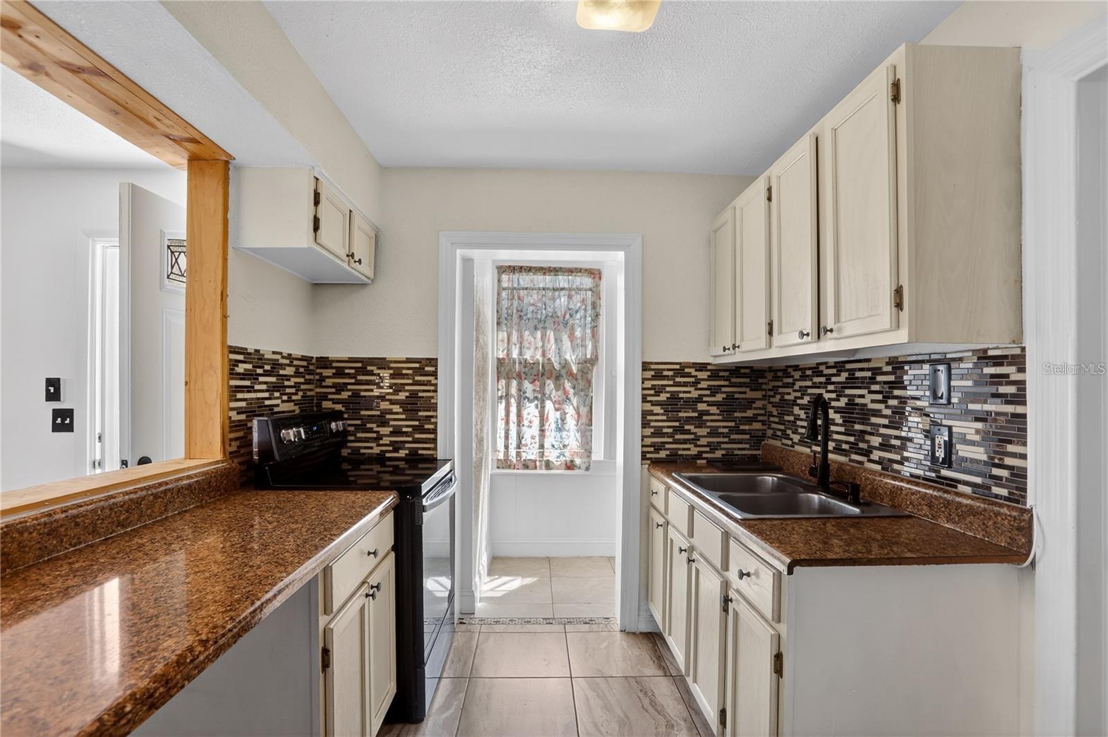 Image 3 of 24 For 8071 Rhea Circle B