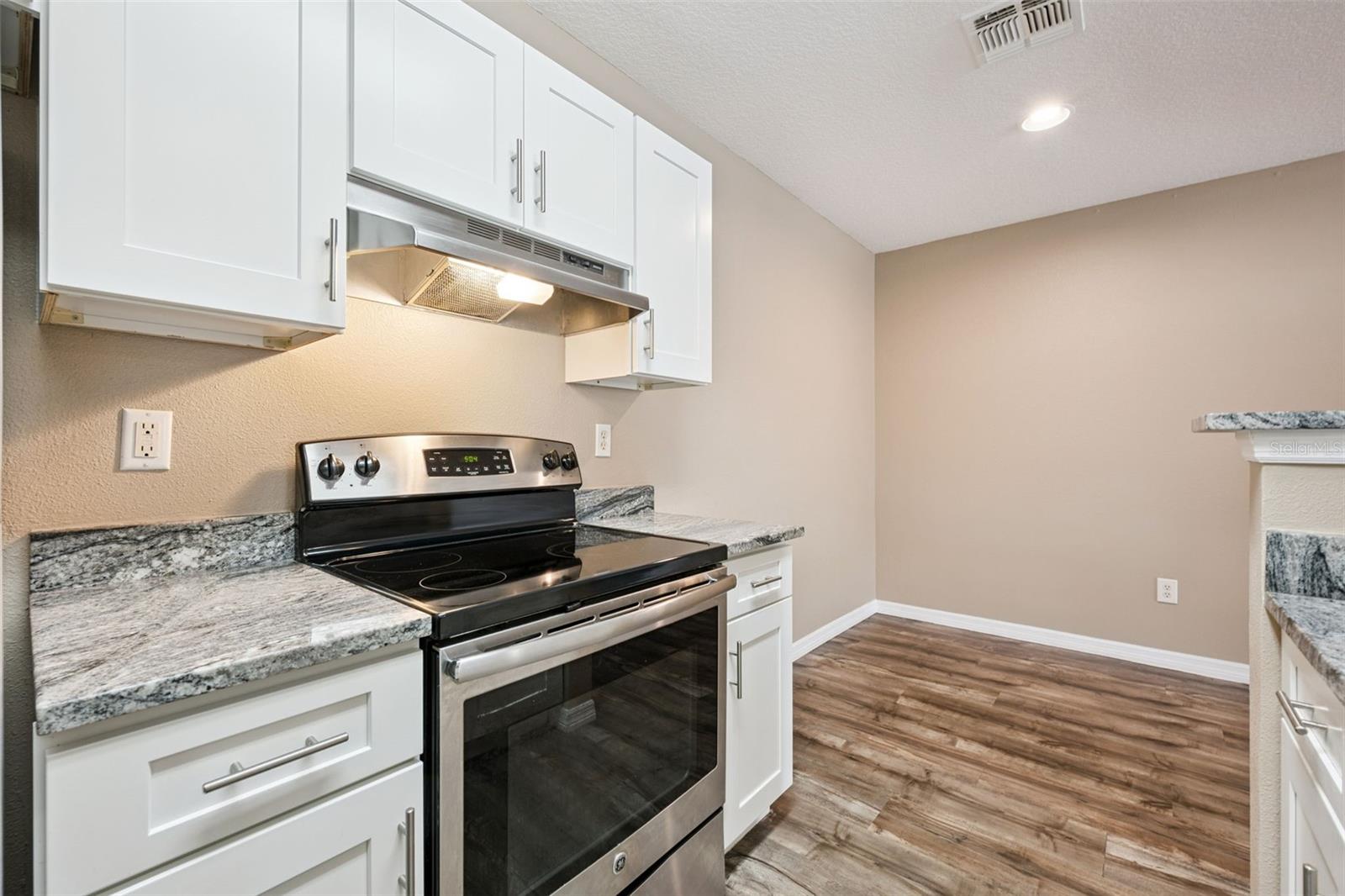 Image 15 of 33 For 4336 Kirkman Road 705