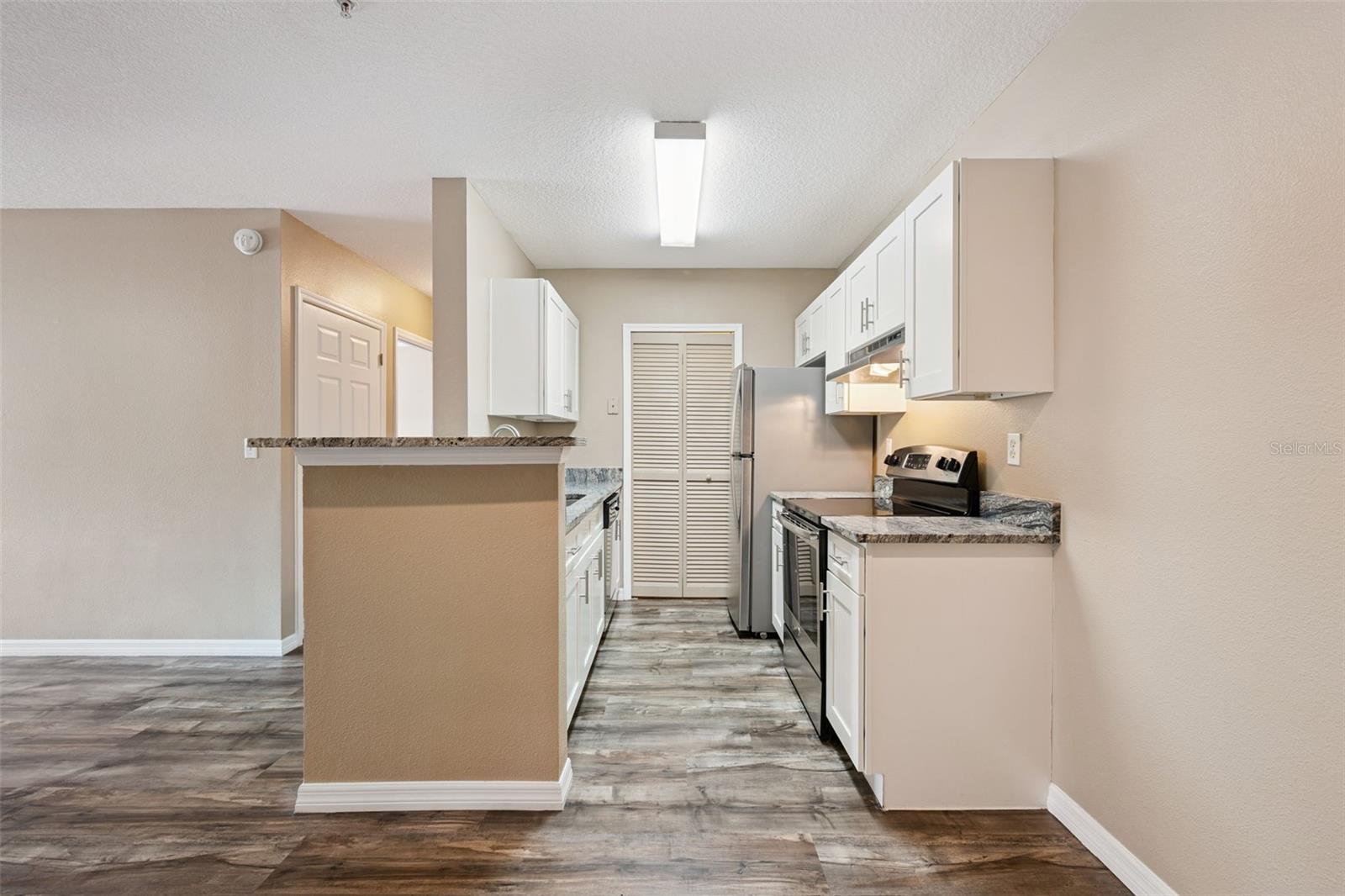 Image 18 of 33 For 4336 Kirkman Road 705