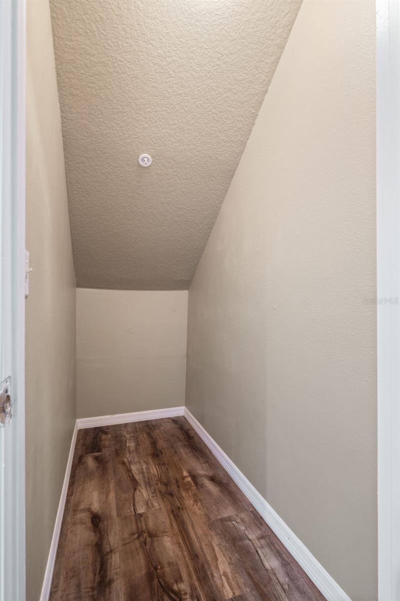 Image 19 of 33 For 4336 Kirkman Road 705