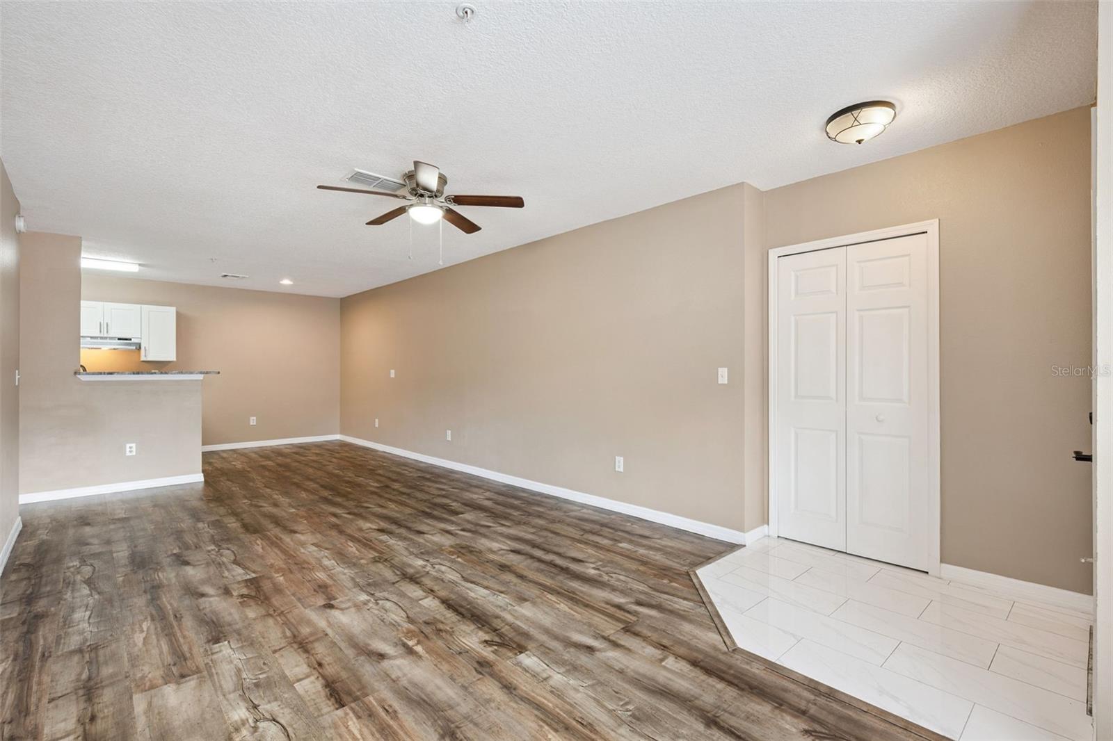 Image 3 of 33 For 4336 Kirkman Road 705