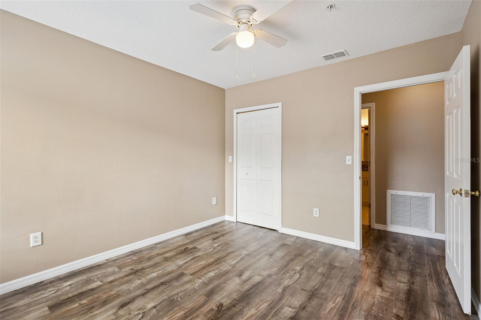 Image 6 of 33 For 4336 Kirkman Road 705