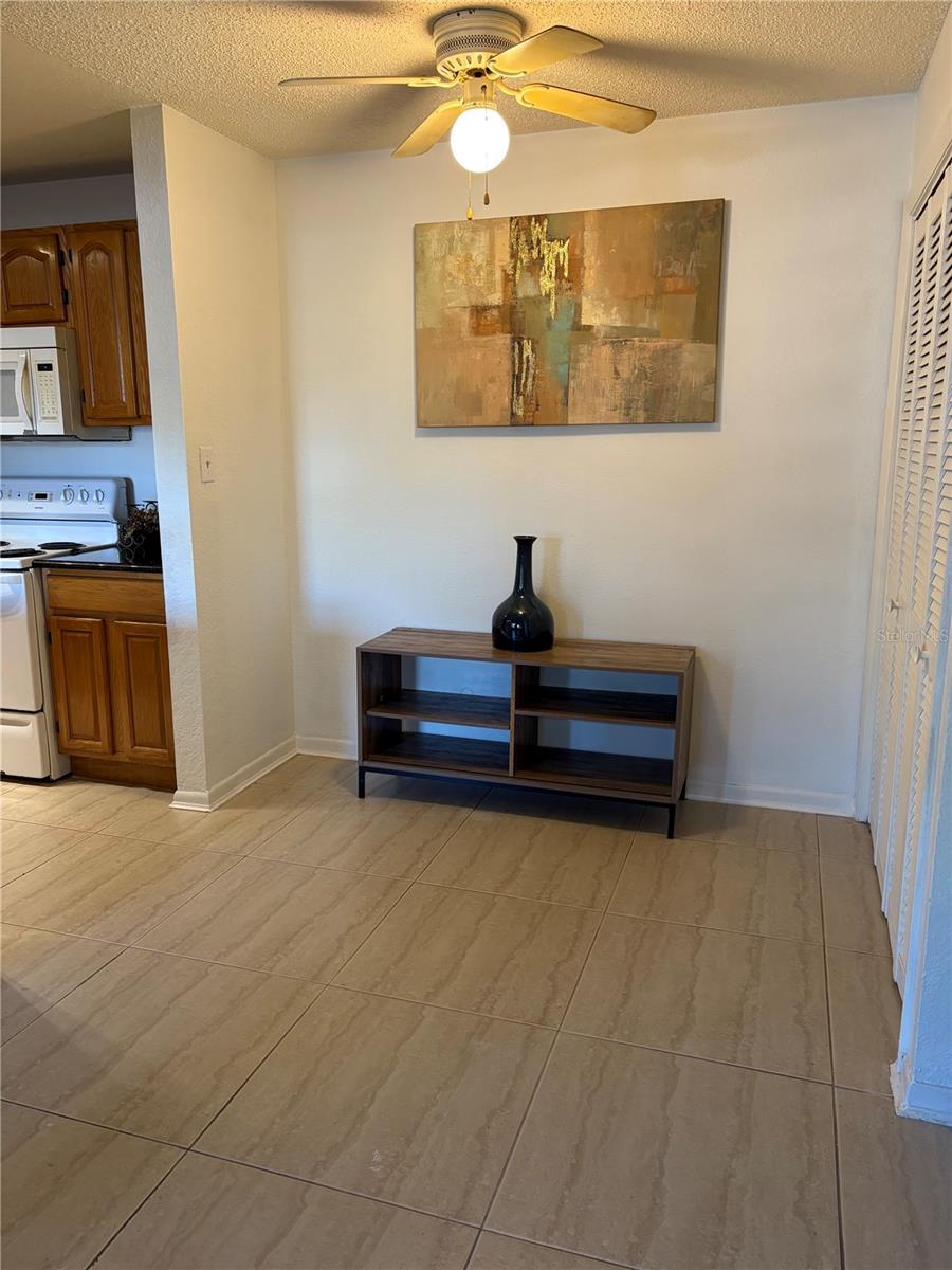 Image 8 of 26 For 5601 Rosebriar Way 106