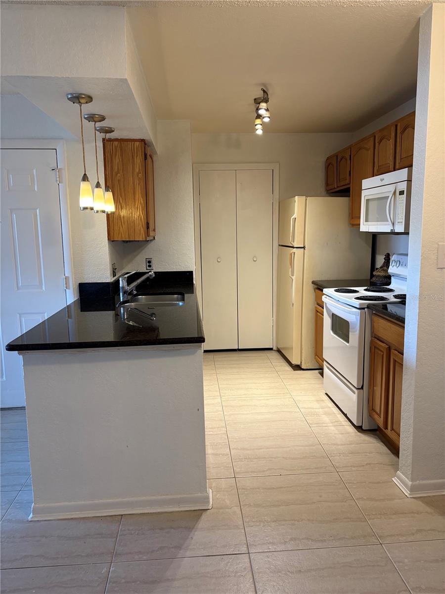 Image 9 of 26 For 5601 Rosebriar Way 106