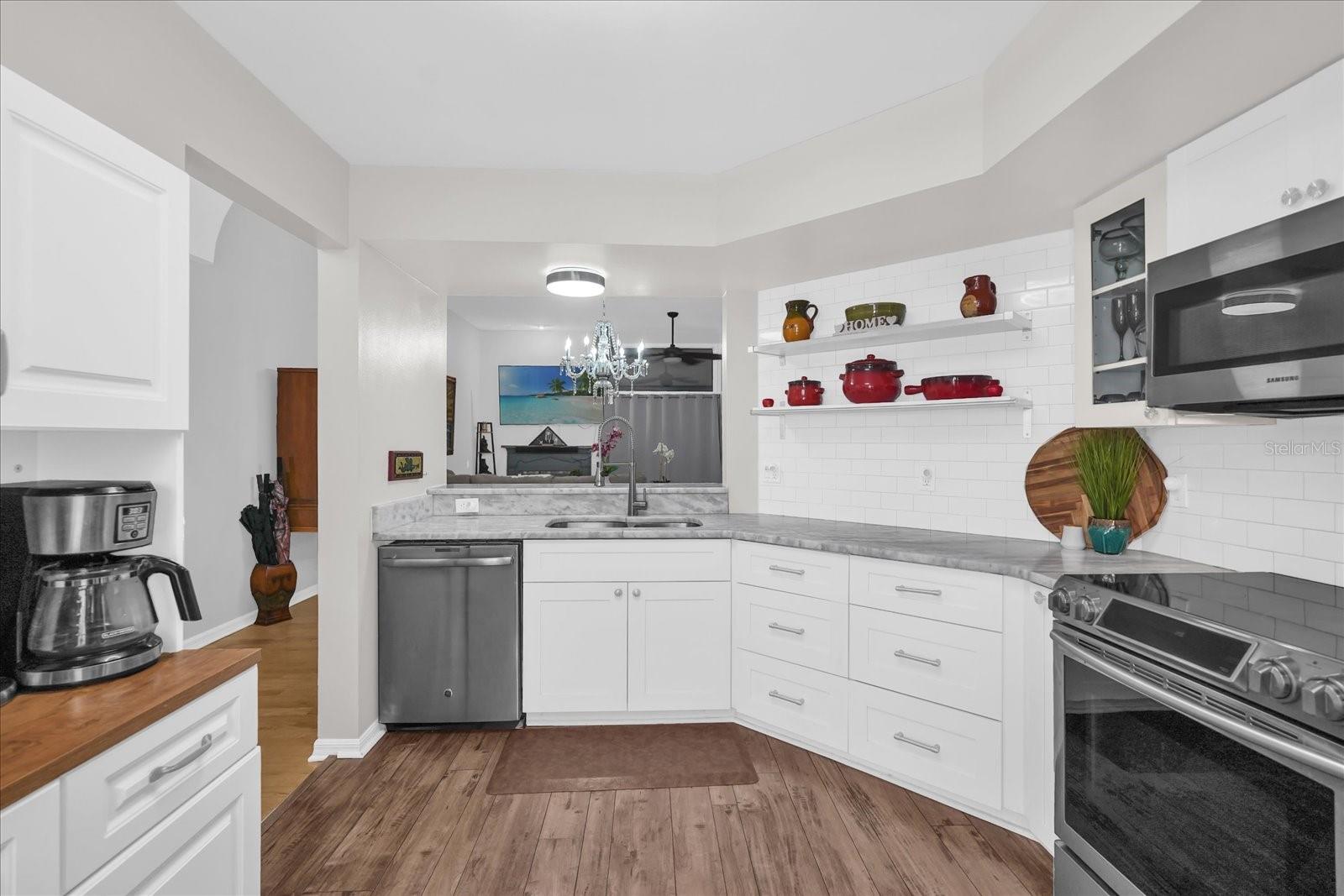 Image 7 of 31 For 6123 Sunnyvale Drive 2208
