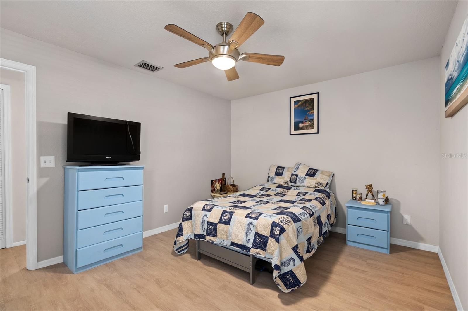 Image 17 of 30 For 300 New Waterford Place 202