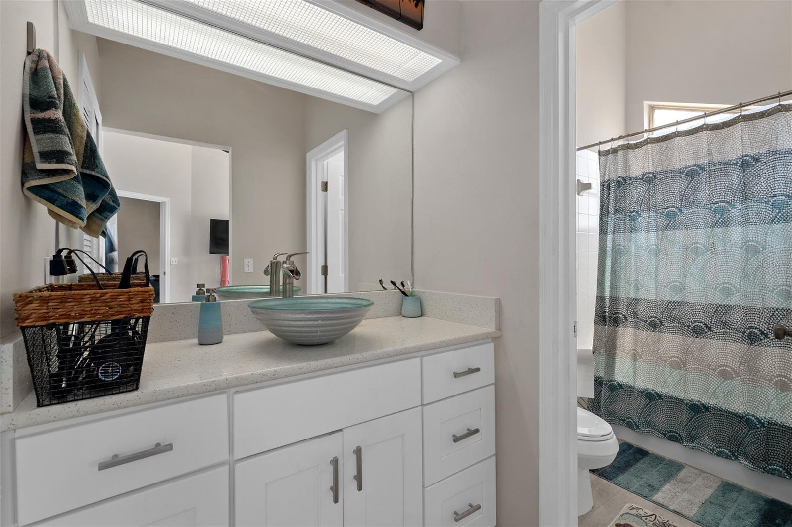 Image 18 of 30 For 300 New Waterford Place 202