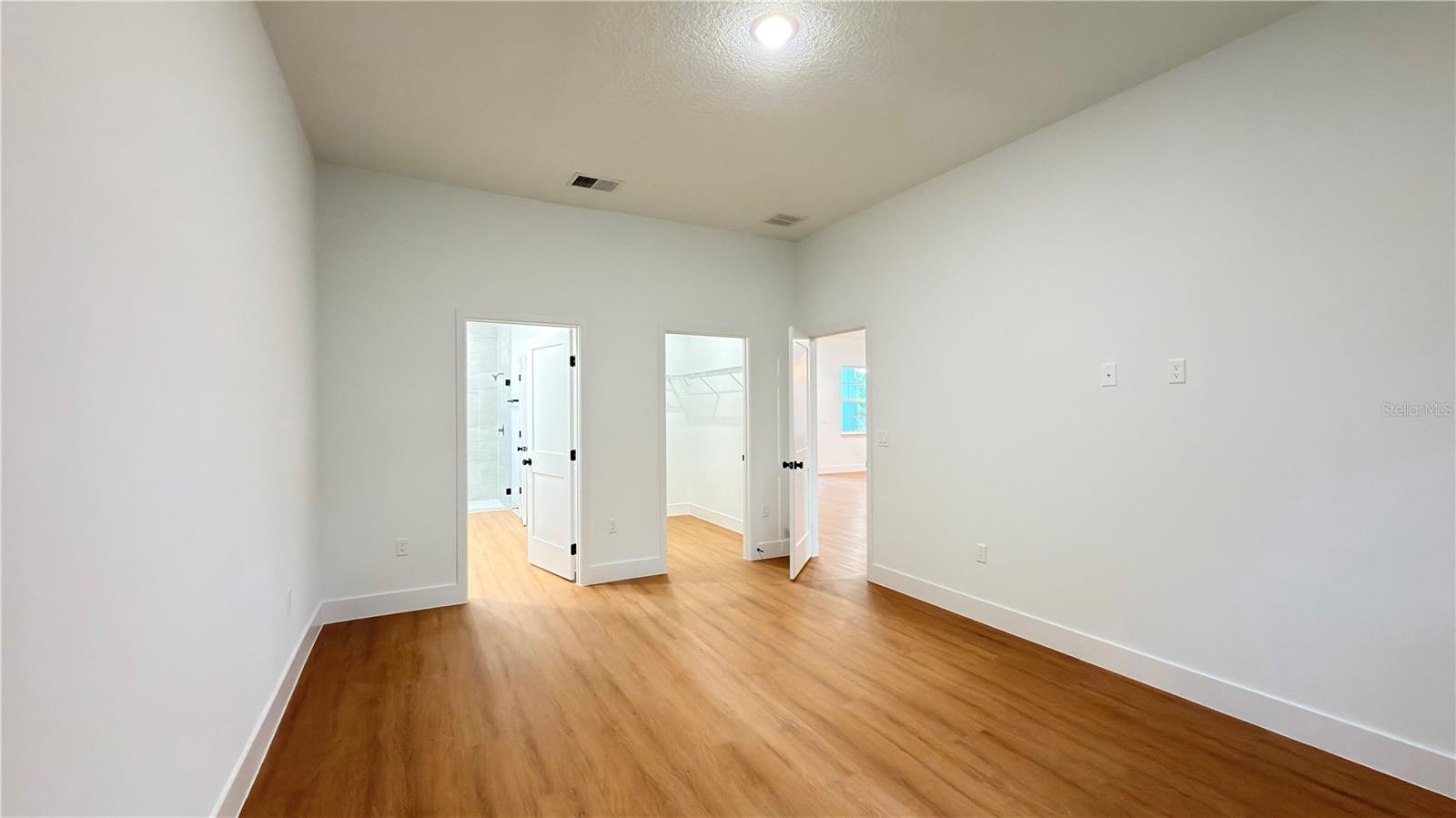 Image 17 of 37 For 7250 Freeport Circle