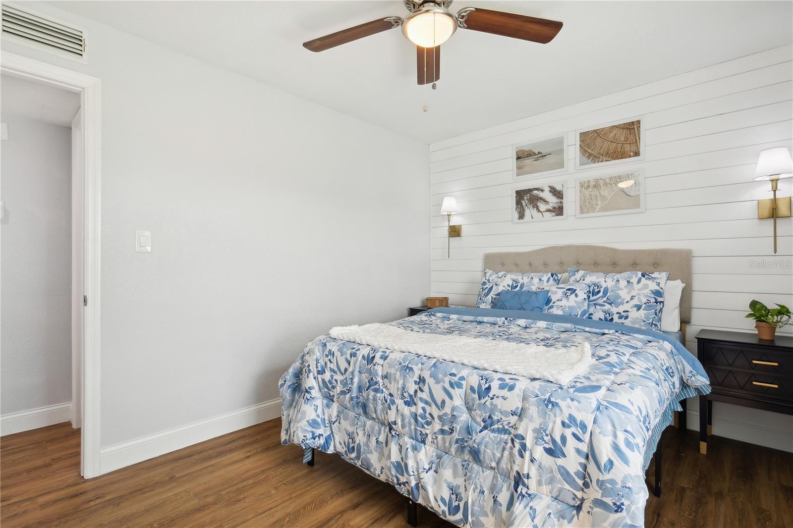 Image 21 of 34 For 265 Seahorse Drive Se B