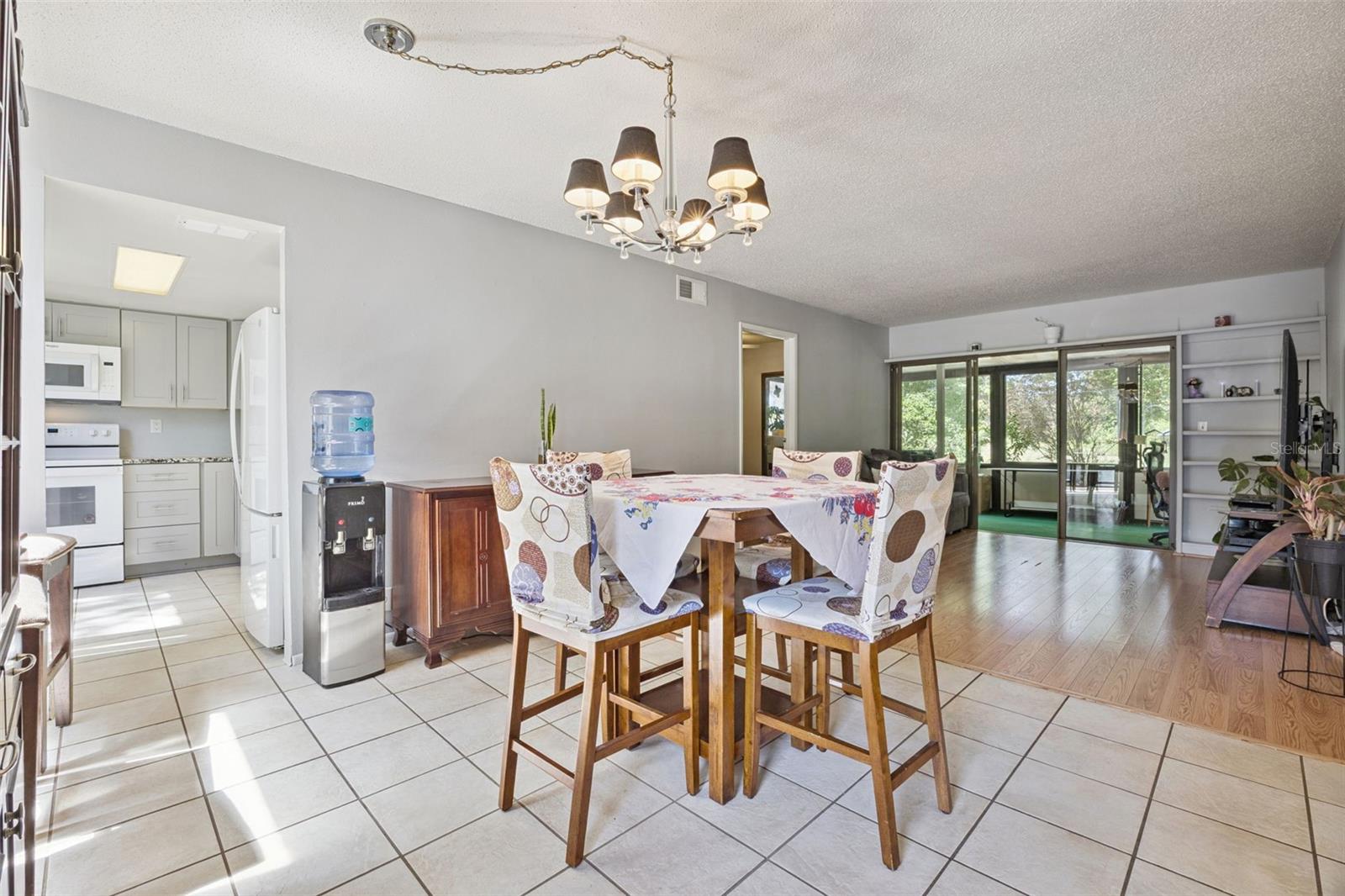 Image 11 of 38 For 50 Sheoah Boulevard 33