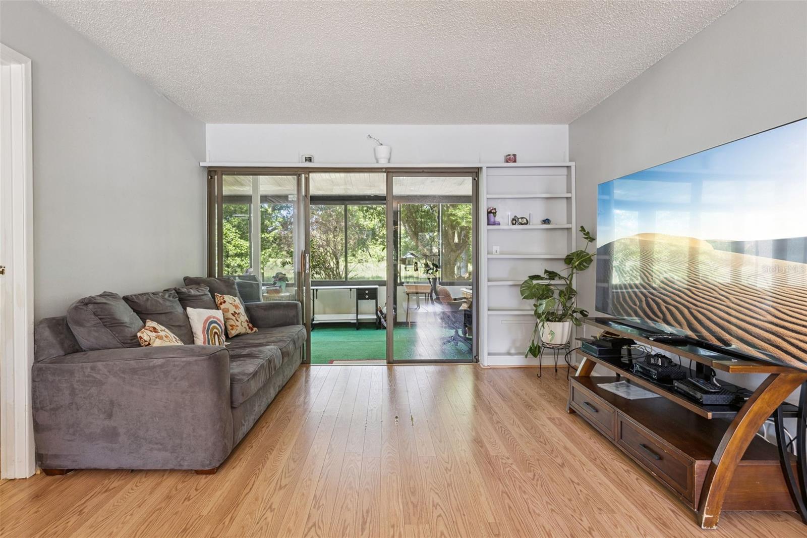 Image 3 of 38 For 50 Sheoah Boulevard 33