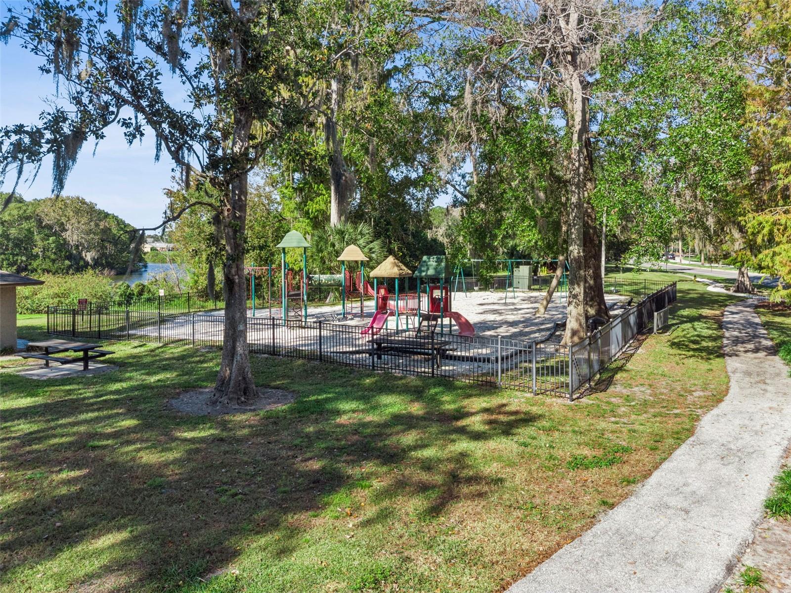 Image 32 of 38 For 50 Sheoah Boulevard 33