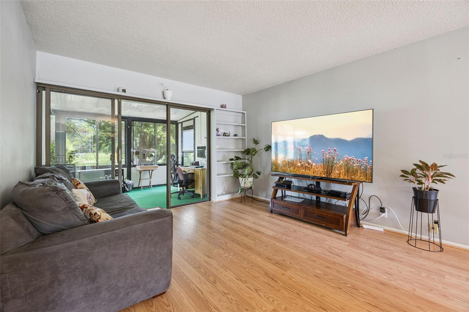 Image 4 of 38 For 50 Sheoah Boulevard 33