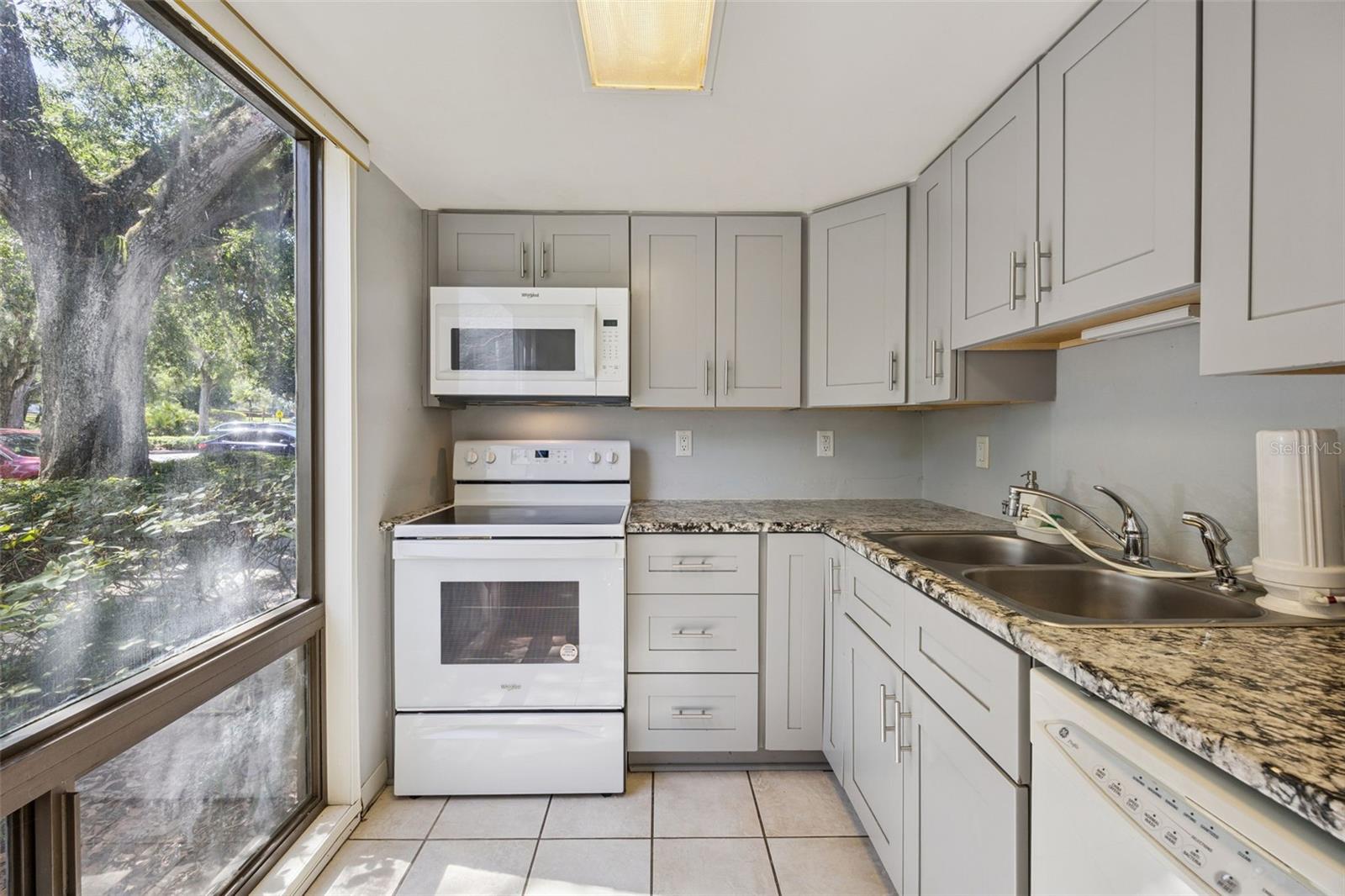 Image 6 of 38 For 50 Sheoah Boulevard 33