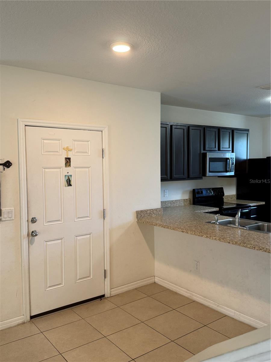Image 11 of 25 For 419 Arbor Lakes Drive