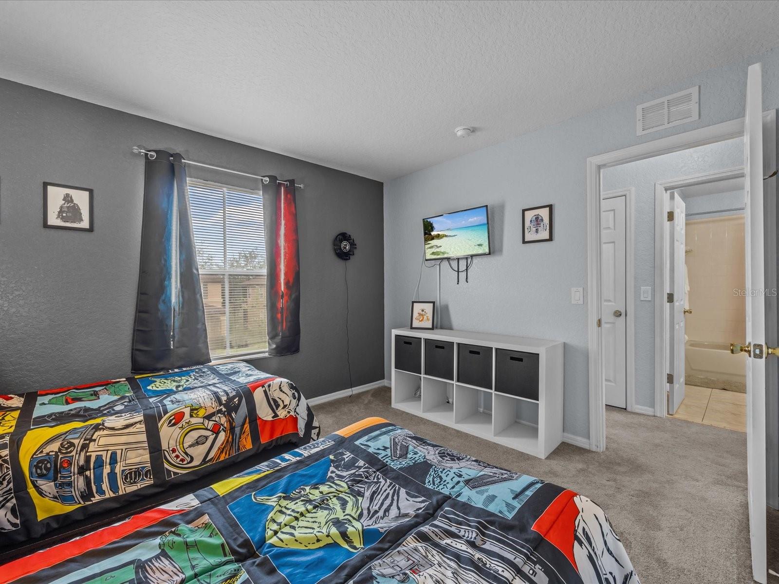 Image 23 of 49 For 408 Miramar Avenue