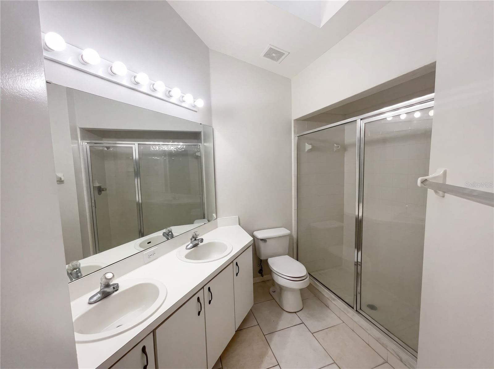 Image 16 of 23 For 255 Coralwood Court