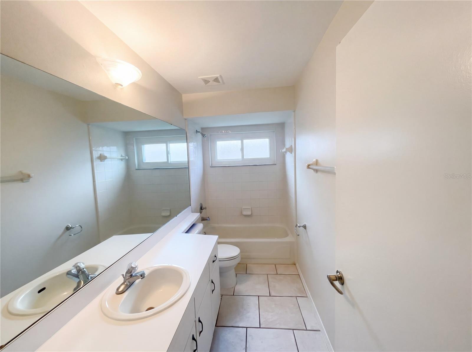 Image 17 of 23 For 255 Coralwood Court