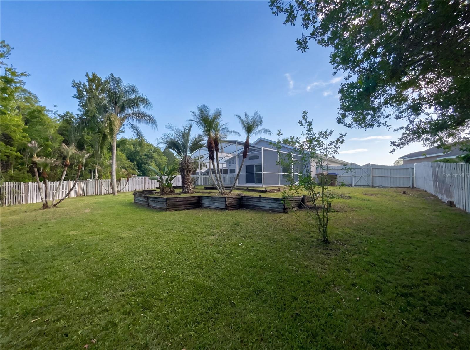 Image 21 of 23 For 255 Coralwood Court