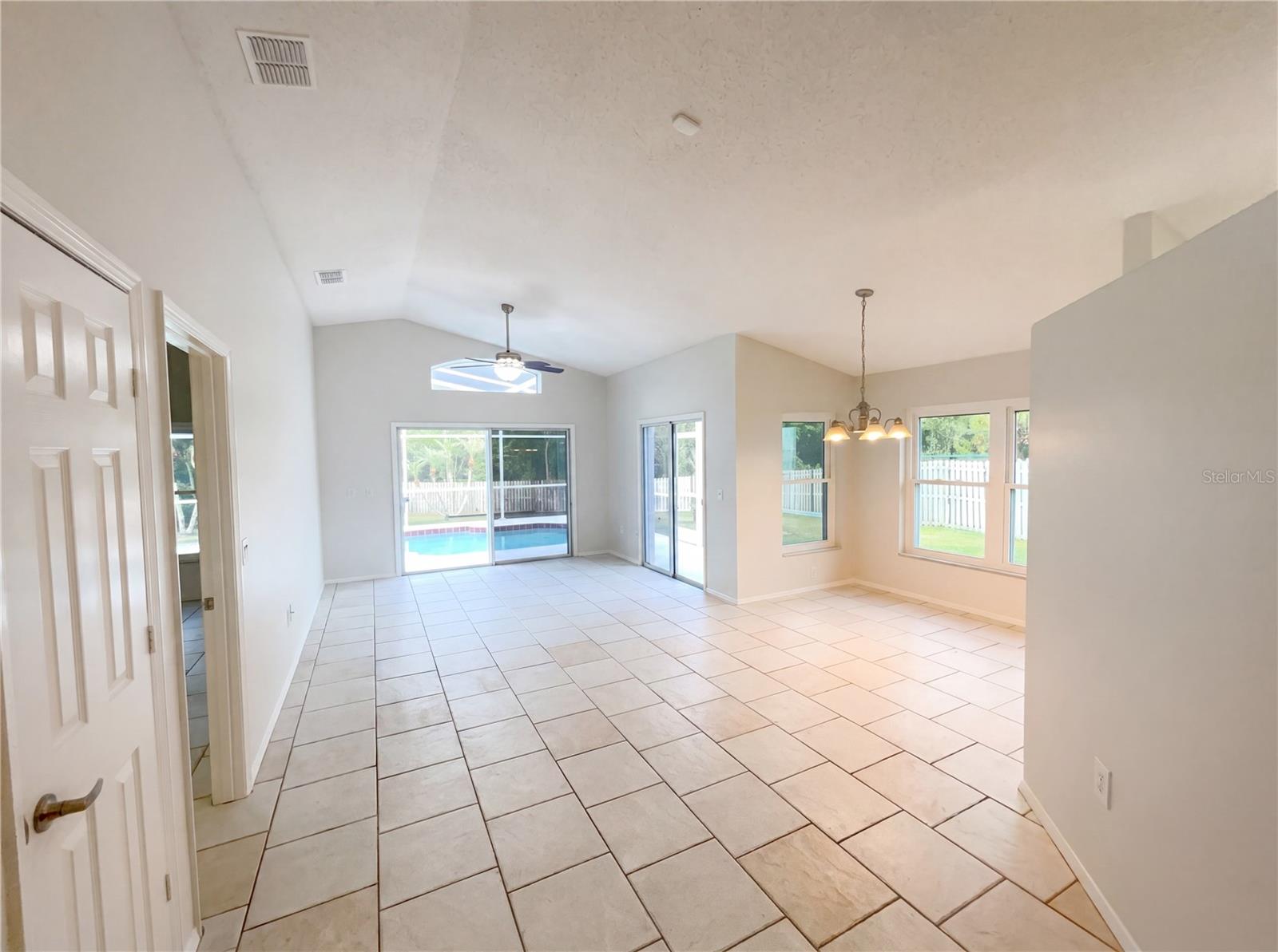 Image 5 of 23 For 255 Coralwood Court
